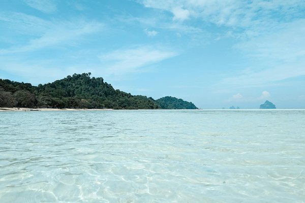 Quelles sont les nouvelles réglementations impactant l'industrie du tourisme ?